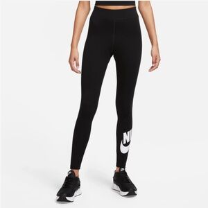 Excellent Condition Worn Twice Nike Sportswear Essential Leggings Small